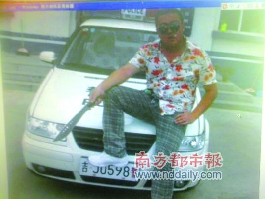 就是轉(zhuǎn)發(fā)了這張圖片，為顧遼遠(yuǎn)招來了拘留風(fēng)波。圖片來自相關(guān)網(wǎng)帖的百度快照