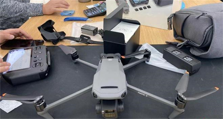 男子花2萬多買無人機(jī) 開箱后卻有3條飛控?cái)?shù)據(jù) 大疆回應(yīng)