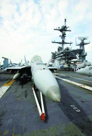 美國核動力航母“喬治·華盛頓”號 。