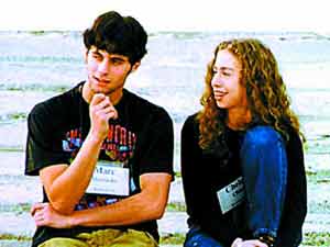 切爾西與梅茲文斯基曾是青梅竹馬的玩伴。