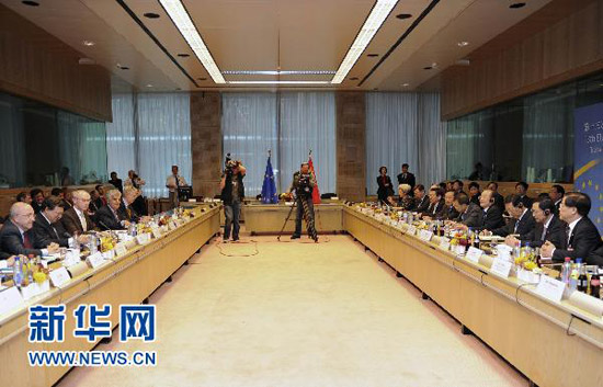 溫家寶出席中歐領(lǐng)導人會晤敦促解除軍售禁令