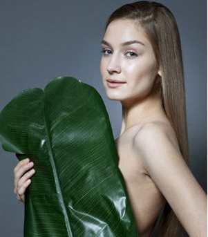 一碗水測(cè)量胸部大小