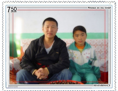 青島新聞網網友資助的孩子。她已經失去父母,和80多歲的奶奶一起生活。