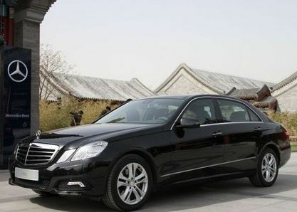 奔馳E級(jí)車存爆震問題 免費(fèi)換火花塞遭質(zhì)疑