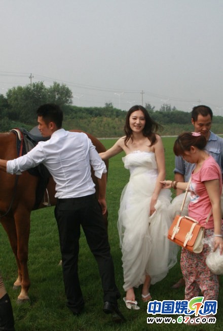 林丹謝杏芳婚紗照拍攝花絮曝光 婚禮正式提上日程