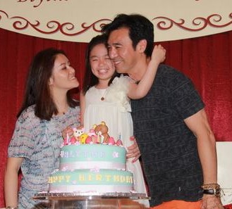 鐘鎮(zhèn)濤三女兒拜上海富豪為干爹 跪收百萬(wàn)現(xiàn)金