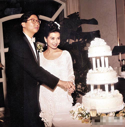 一線女星婚禮排場大PK 鐘楚紅百萬婚紗戰(zhàn)林青霞