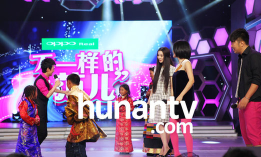 范冰冰駕到大本營(yíng)曝私密照 與謝娜PK閨房布置