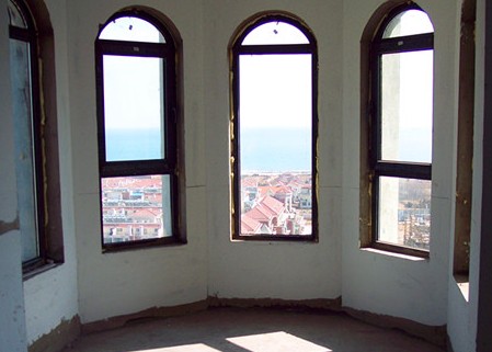 青島亞德里亞海灣百萬海景房縮水 全景陽臺(tái)消失