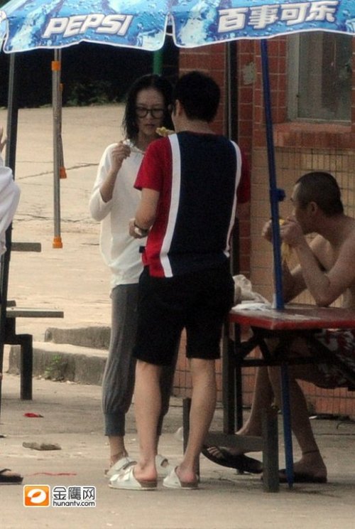 章子怡回應被結婚被7億:時間定好請柬發(fā)我一張