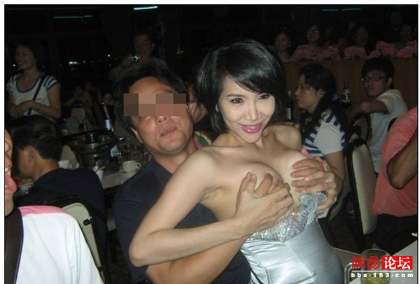 全國摸奶哥爆紅網(wǎng)絡