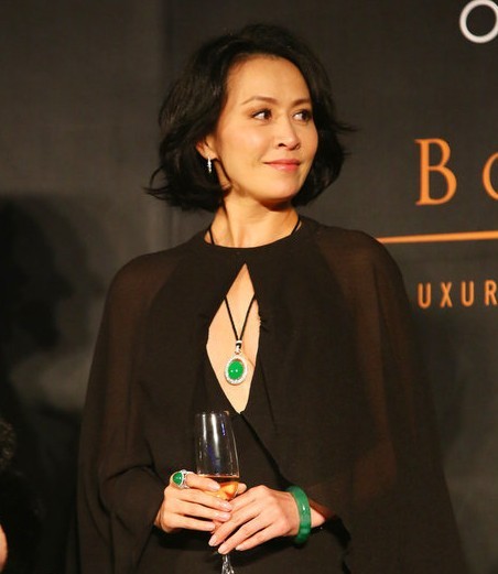 劉嘉玲性感露半球出席活動