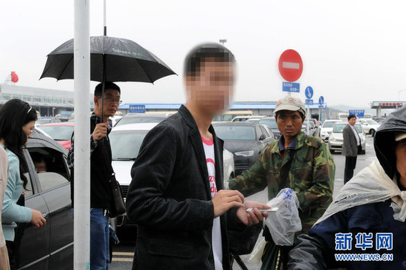 打拐志愿者扮買(mǎi)主成功誘捕人販子