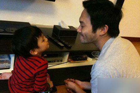 袁詠儀每月包養(yǎng)費50萬 女星釣上地產商一夜暴富(圖)