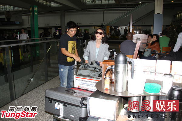 周迅機場發(fā)飆 拂袖而去