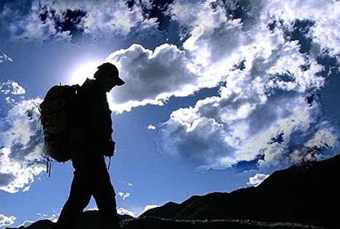 美女嫌工作輕松裸辭旅游 4個(gè)月沒(méi)收入啃老