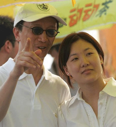 伏明霞12年豪門生活揭秘 首曝與梁錦松戀情細(xì)節(jié)