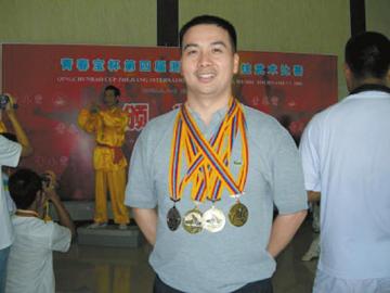 梅必永得過很多冠軍。