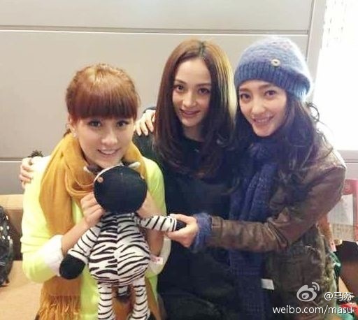 女星被美艷閨蜜搶鏡 真悲催！