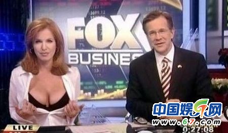 女主持人性感走光引爭(zhēng)議 盤點(diǎn)2012豪放穿著搏出位女主播