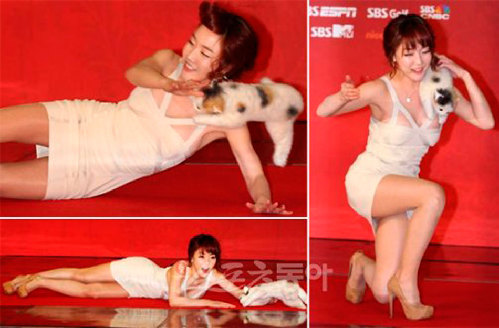 韓國演技大賞：女星紅毯慘摔