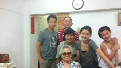 大小S緊急收工返臺(tái)探望父親 報(bào)告最新病情曬家庭溫馨合照