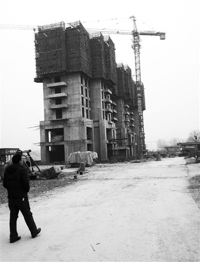 翟振鋒妻子公司所開發(fā)的南溪苑項目，因拖欠工程款停工。A20-21版攝影 新京報記者 孔璞