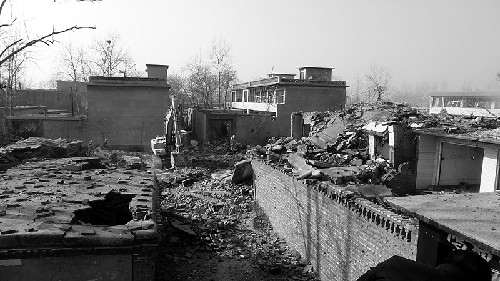 本報訊(記者任學光)1月18日上午10時20分許，石家莊市行唐縣上碑鎮(zhèn)楊村一煙花爆竹非法儲存點發(fā)生爆炸。經(jīng)初步調(diào)查，該非法儲存點系楊村村民安春義所有。