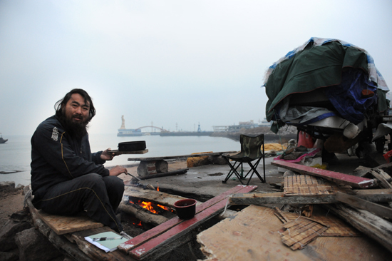 小麥島流浪王 中國阿甘騎三輪走中國