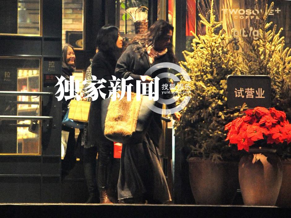 汪小菲攜母吃飯“問(wèn)計(jì)” 飯后打包送嬌妻