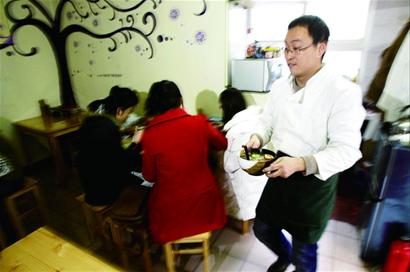 大學(xué)畢業(yè)后來(lái)青創(chuàng)業(yè)的劉硯強(qiáng)一步步走上正軌