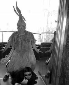 參演張家界版《江南style》的鄭亞平。