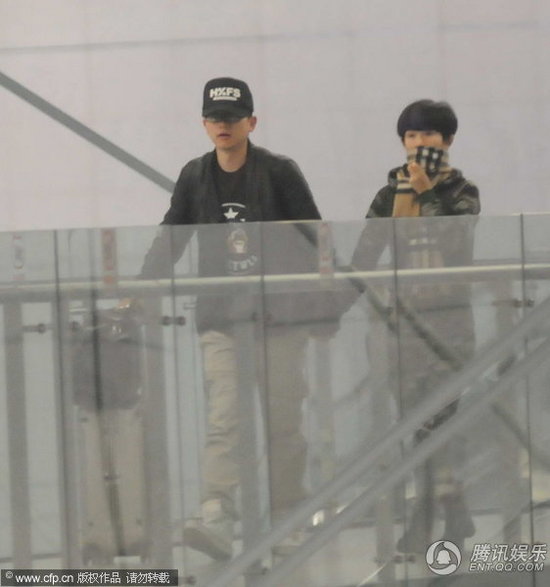 近日，張杰謝娜一同出現(xiàn)在上海虹橋機(jī)場(chǎng)