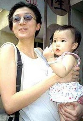 明星“私生子”落魄成長：王祖賢聾啞女兒再曝光