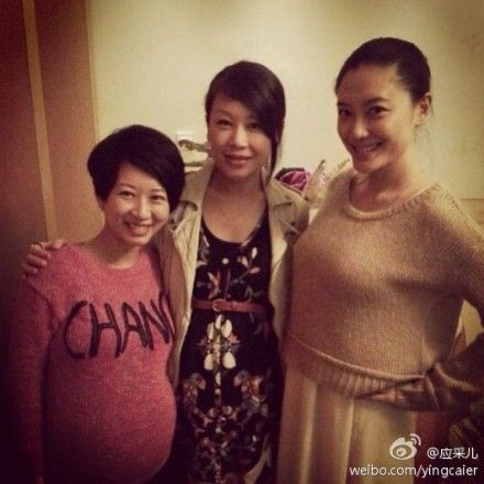 應采兒笑稱此圖有“六個人”