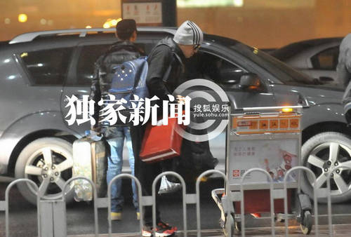 王寶強獲嬌妻接機