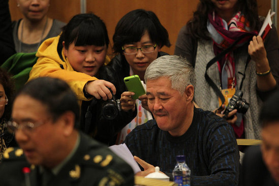 趙本山兩會(huì)發(fā)言表情豐富 小品王建言俗文化