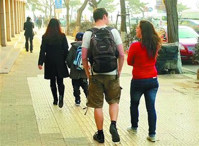 青島艷陽(yáng)藍(lán)天空氣卻重污染 傍晚大風(fēng)降溫最低降至0℃