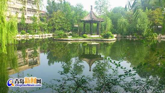 洗硯池寧靜美麗，可惜未見白鵝浮水，少了一些當年情趣