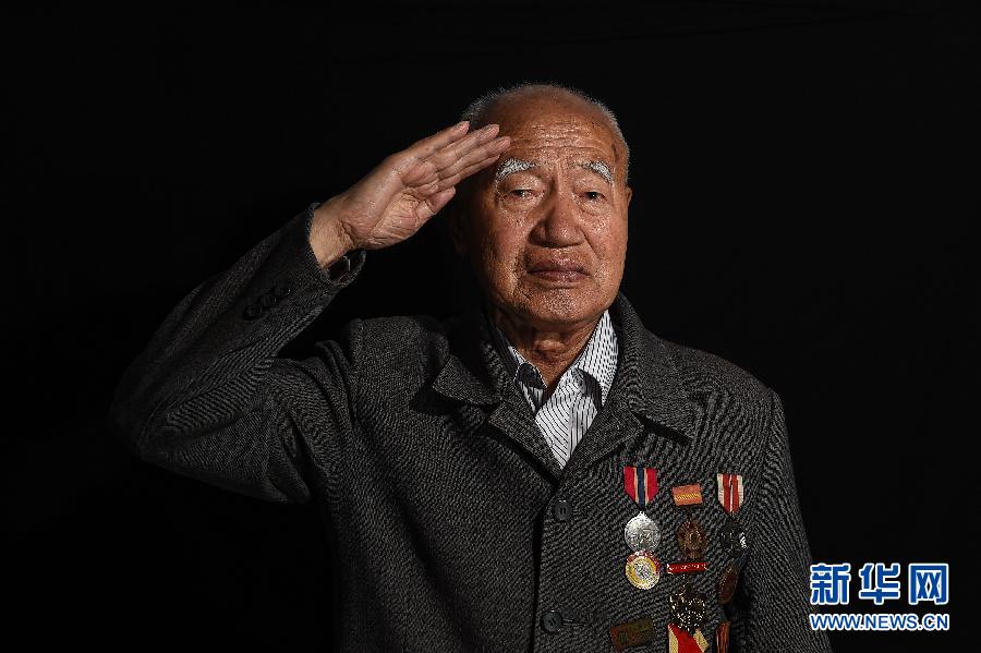 （抗戰(zhàn)勝利70周年）（2）敬禮，老兵！