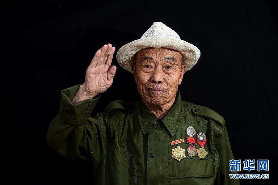 （抗戰(zhàn)勝利70周年）（4）敬禮，老兵！