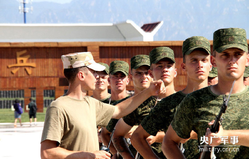 走進(jìn)抗戰(zhàn)閱兵外軍方隊(duì)營(yíng)地 拍遍17國(guó)外軍訓(xùn)練