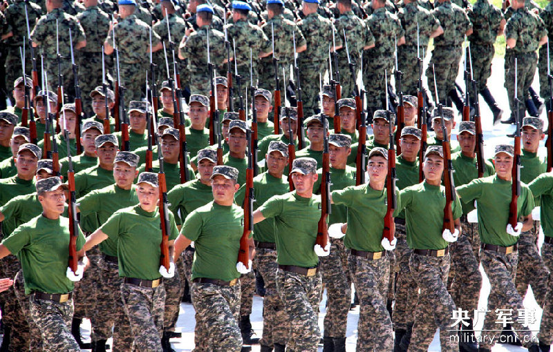 走進(jìn)抗戰(zhàn)閱兵外軍方隊(duì)營(yíng)地 拍遍17國(guó)外軍訓(xùn)練