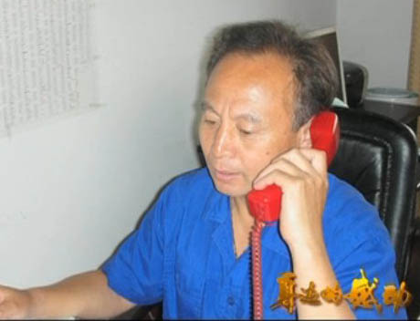  工作中的楊奎烈。